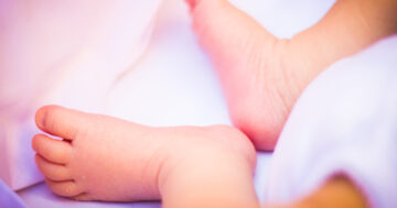โรคมือเท้าปากโรคในเด็กเล็กทารก
